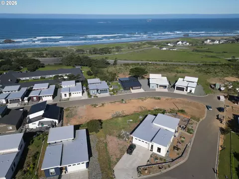 0000 Sawyer Way #10, Gold Beach, OR 97444