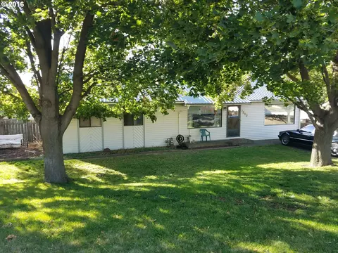 1807 SW Goodwin Pl, Pendleton, OR 97801 photo 1