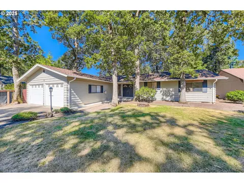5335 SE Roethe Rd, Milwaukie, OR 97267
