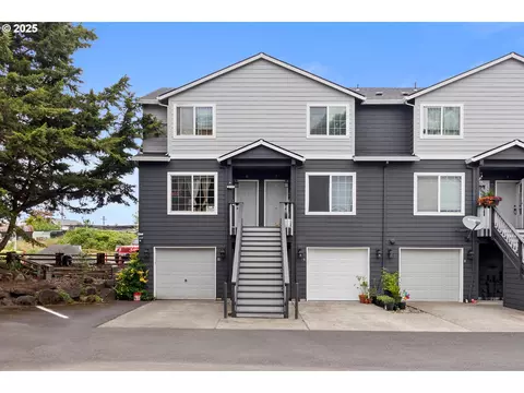 255 N 18th St N #9, Saint Helens, OR 97051