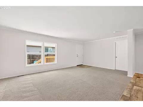 253 E 7th St, Lafayette, OR 97127 photo 5