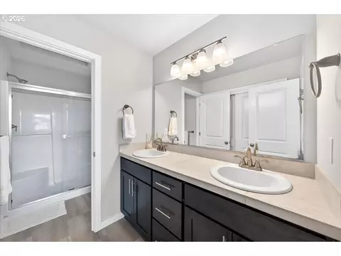 Bath - 4124 E Labish Ln, Newberg, OR 97132 photo 1 of 3