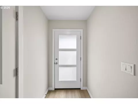 Entry Way - 4124 E Labish Ln, Newberg, OR 97132 photo 1 of 5