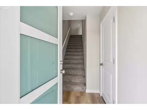 Entry Way - 4124 E Labish Ln, Newberg, OR 97132 photo 2 of 5