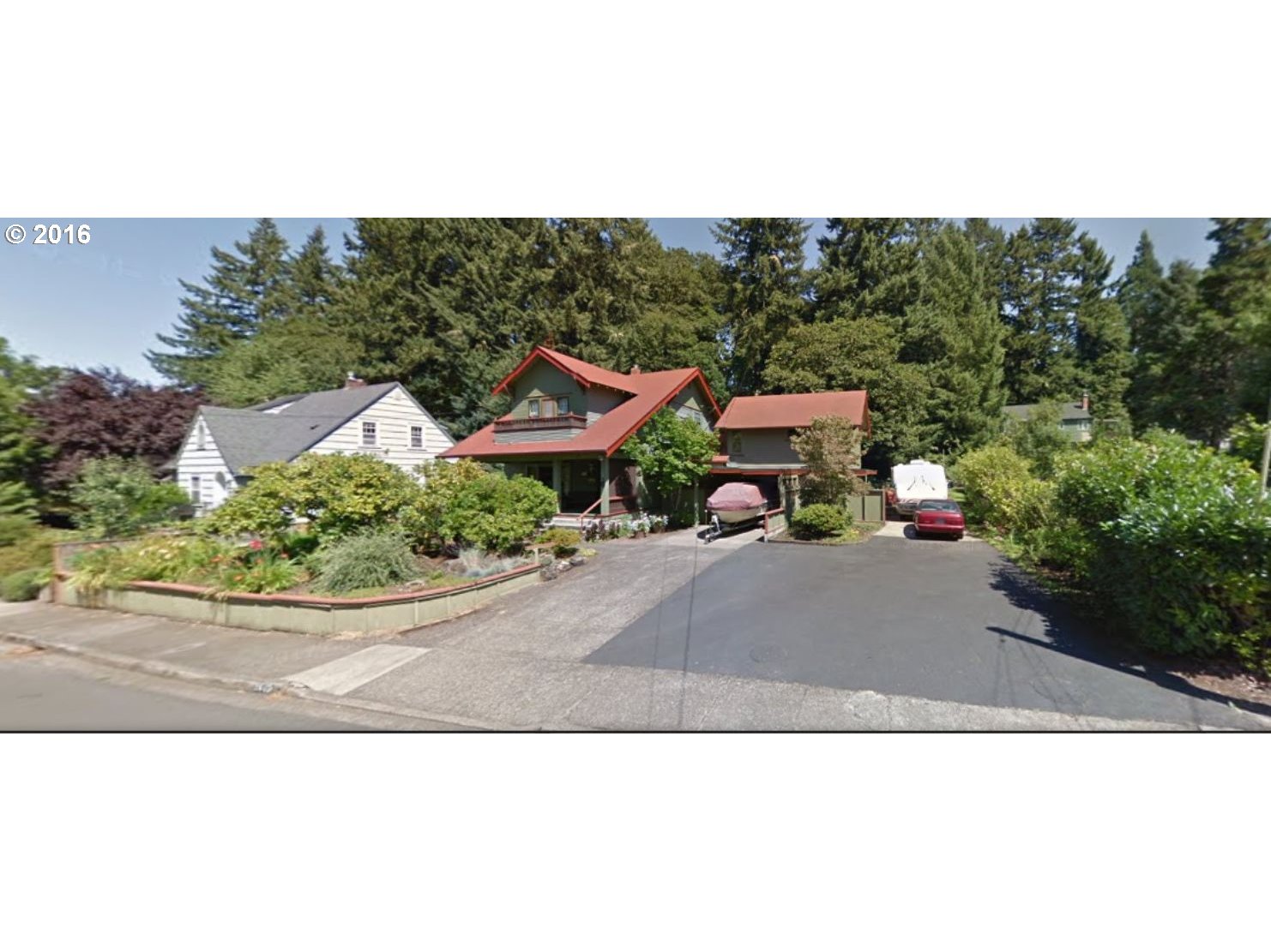 2645 Emerald St, Eugene, OR 97403 photo 1