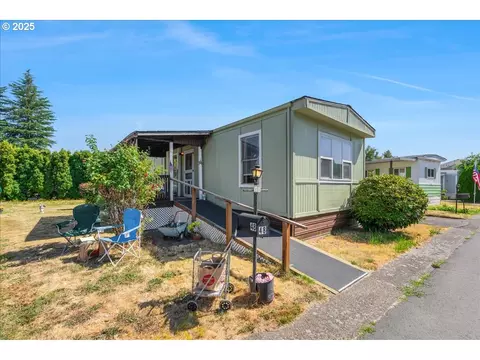 2420 NE Hembree St #48, Mcminnville, OR 97128