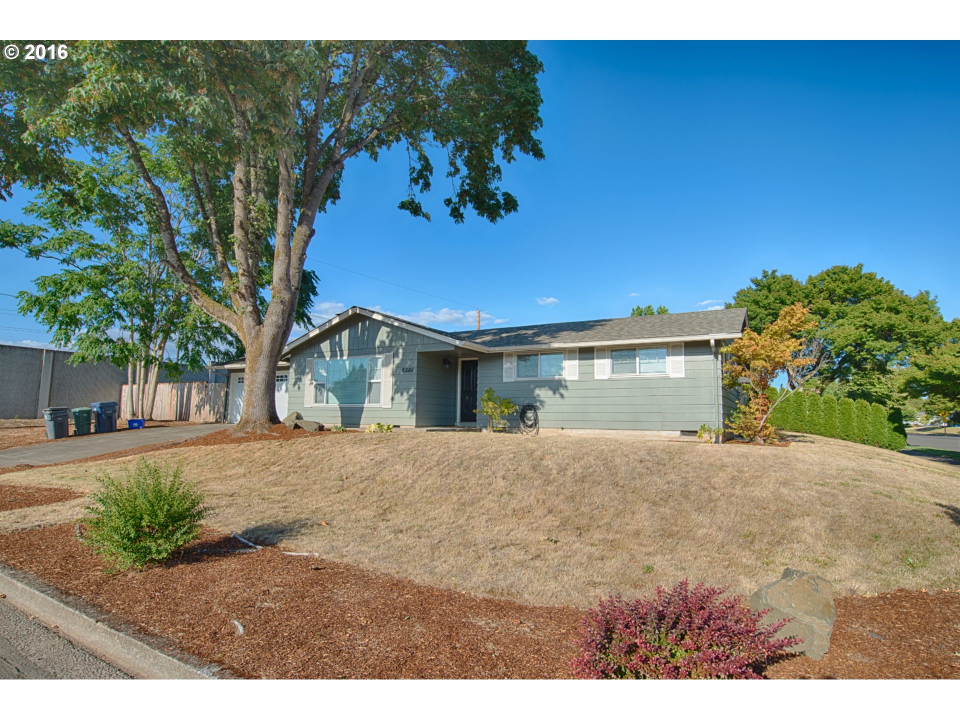 2555 Elysium Ave, Eugene, OR 97401 photo 1