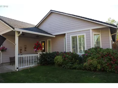 652 63rd St, Springfield, OR 97478 photo 1