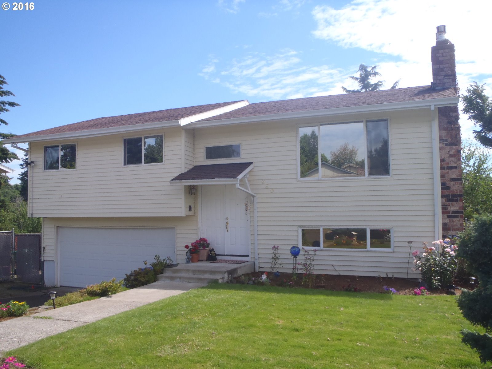 630 SE Barnes Ave, Gresham, OR 97080 photo 1