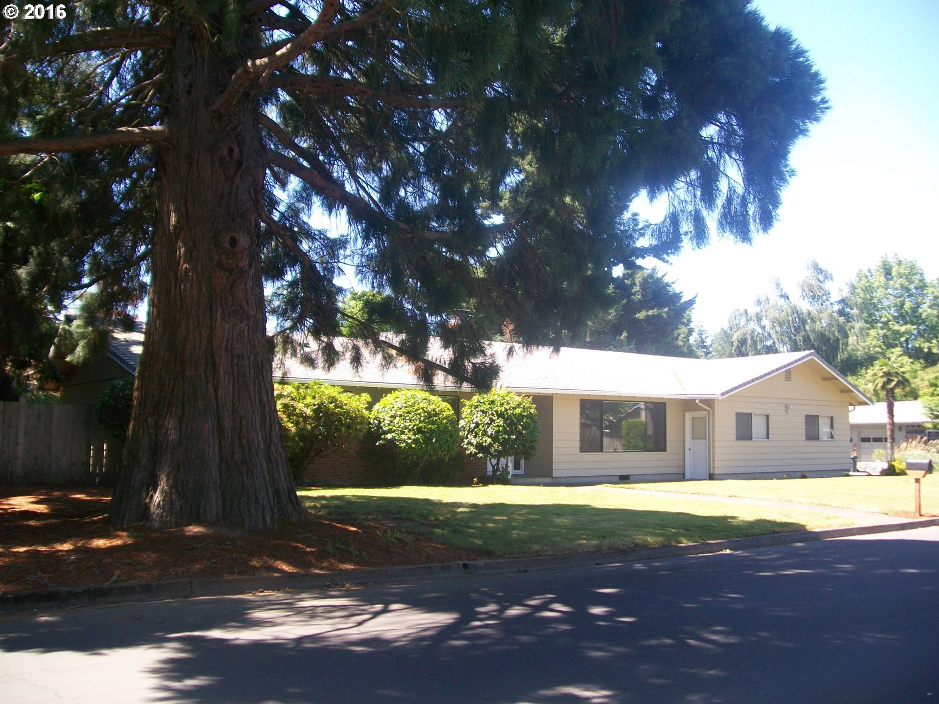 2590 Quince St, Eugene, OR 97404 photo 1