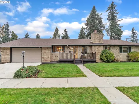 255 N Gardner Ave, Stayton, OR 97383
