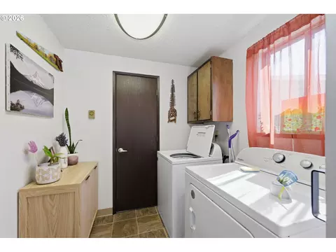 Other - 2018 Debra Dr, Springfield, OR 97477 photo 5 of 10