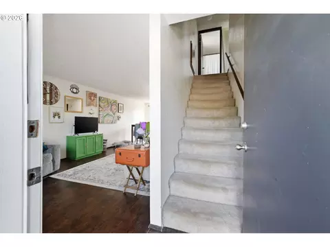Entry Way - 2018 Debra Dr, Springfield, OR 97477 photo 1 of 3
