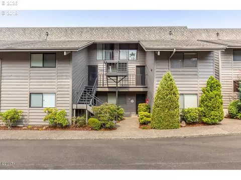 3500 NE West Devils Lake Rd #15, Lincoln City, OR 97367
