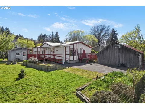 912 Ash St, Brownsville, OR 97327