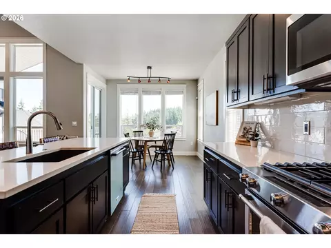 Kitchen - 3550 Mountain Quail Ln, Eugene, OR 97405 photo 4 of 4