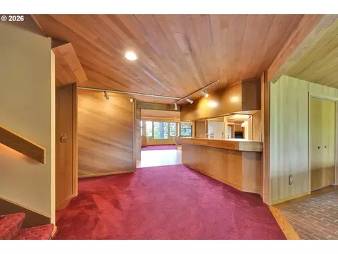 Entry Way - 85368 Ridgetop Dr, Eugene, OR 97405 photo 4 of 6