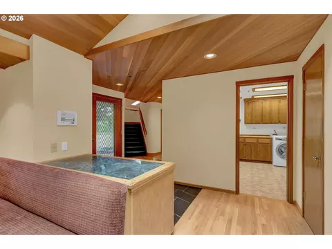 Entry Way - 85368 Ridgetop Dr, Eugene, OR 97405 photo 5 of 6