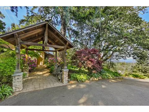 Exterior - 85368 Ridgetop Dr, Eugene, OR 97405 photo 6 of 7