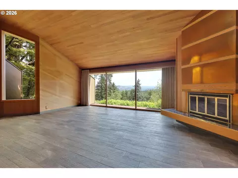 Living - 85368 Ridgetop Dr, Eugene, OR 97405 photo 1 of 11