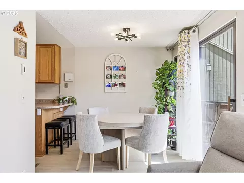 Dining - 2635 E Wilshire Dr, Eugene, OR 97405 photo 2 of 3