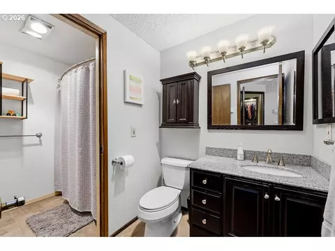 Bath - 2635 E Wilshire Dr, Eugene, OR 97405 photo 1 of 3