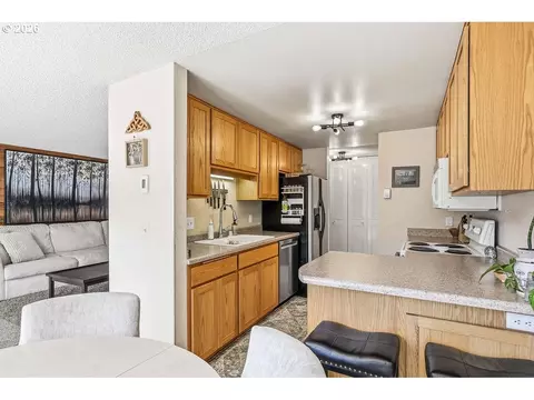 Kitchen - 2635 E Wilshire Dr, Eugene, OR 97405 photo 1 of 4