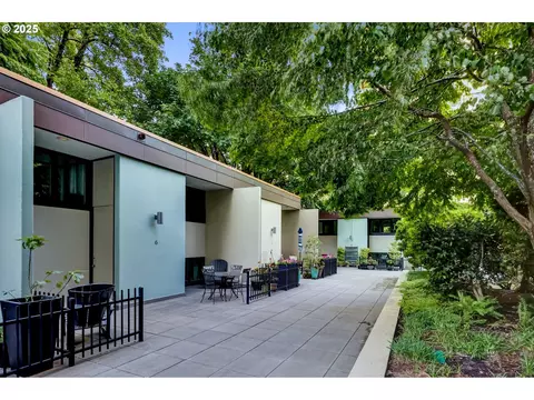 255 SW Harrison St #TH6, Portland, OR 97201