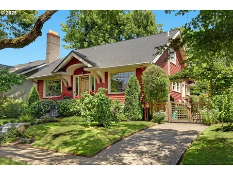 1351 SE Flavel St, Portland, OR 97202