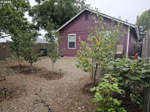 211 Bobby Doerr Way, Eugene, OR 97402
