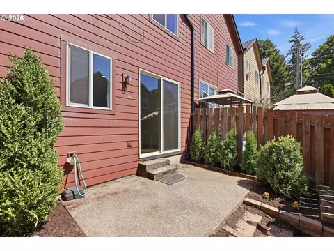Exterior - 5934 SE 16th Loop, Gresham, OR 97080 photo 5 of 7