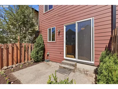 Exterior - 5934 SE 16th Loop, Gresham, OR 97080 photo 4 of 7