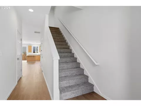 Entry Way - 5934 SE 16th Loop, Gresham, OR 97080 photo 1 of 3