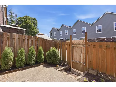 Exterior - 5934 SE 16th Loop, Gresham, OR 97080 photo 3 of 7