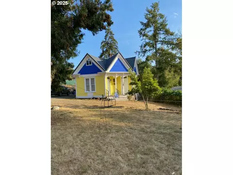 1811 SE Starmer St, Roseburg, OR 97470