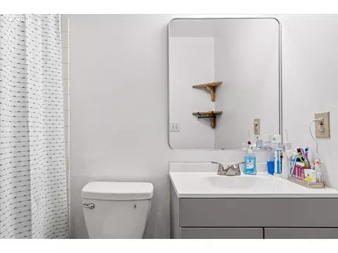 Bath - 1649 NE Kane Dr, Gresham, OR 97030 photo 1 of 2