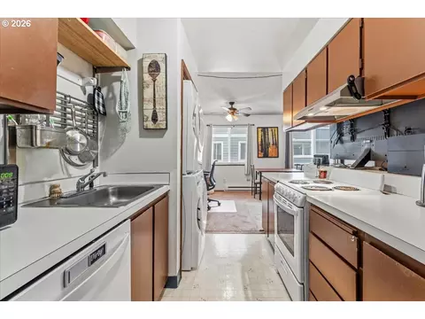 Kitchen - 1649 NE Kane Dr, Gresham, OR 97030 photo 1 of 3
