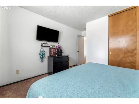 Bedroom - 1649 NE Kane Dr, Gresham, OR 97030 photo 3 of 7