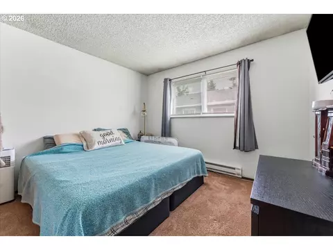 Bedroom - 1649 NE Kane Dr, Gresham, OR 97030 photo 1 of 7