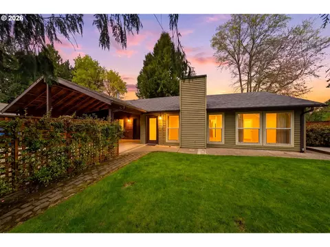 5019 SW Sweeney St, Portland, OR 97221