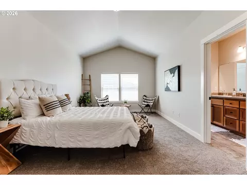 Bedroom - 908 Pennington Ct, Eugene, OR 97404 photo 8 of 11