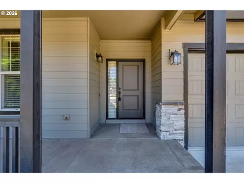 Exterior - 908 Pennington Ct, Eugene, OR 97404 photo 2 of 6