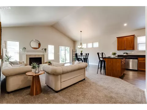 Living - 908 Pennington Ct, Eugene, OR 97404 photo 1 of 4