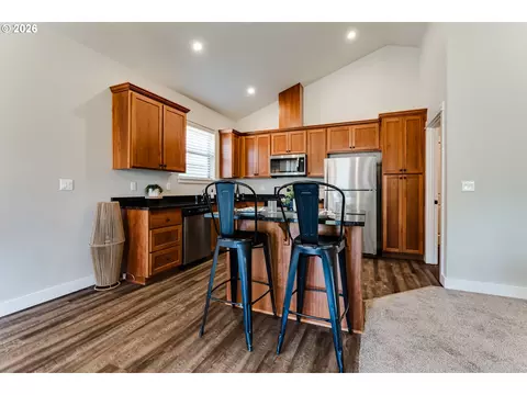 Kitchen - 908 Pennington Ct, Eugene, OR 97404 photo 1 of 5