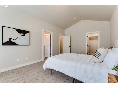 Bedroom - 908 Pennington Ct, Eugene, OR 97404 photo 10 of 11