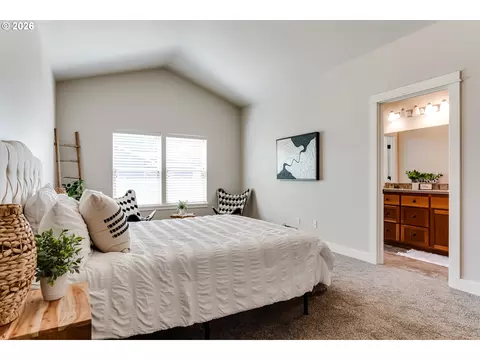Bedroom - 908 Pennington Ct, Eugene, OR 97404 photo 9 of 11