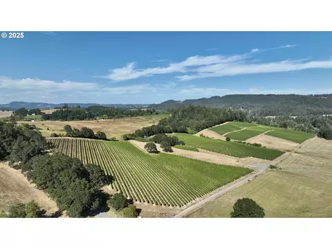 7900 NE Oak Springs Farm Rd, Carlton, OR 97111