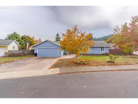 1393 SW Alexander Dr, Dallas, OR 97338
