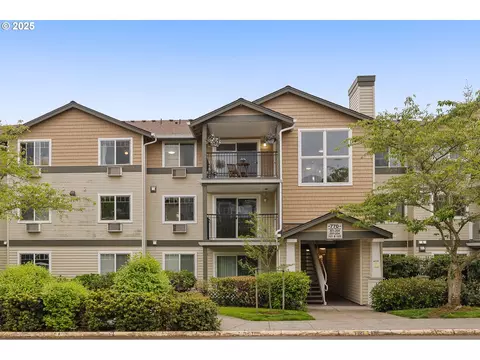 770 NW 185th Ave #303, Beaverton, OR 97006