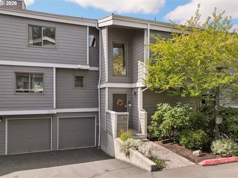 637 SE Linn St #E, Portland, OR 97202